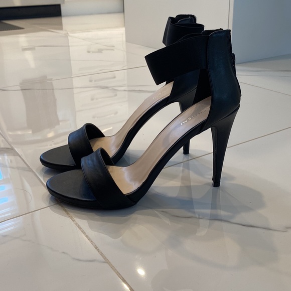 Le château heals brand new with tags - Picture 4 of 7